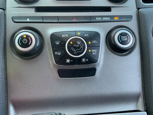 Used 2016 Ford Taurus SEL image 28