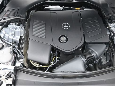 Used 2025 Mercedes-Benz C 300 Sedan image 31