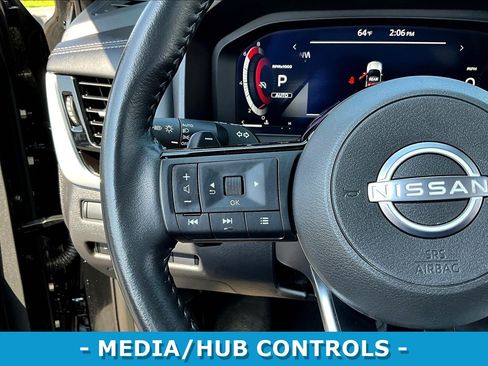 Used 2024 Nissan Rogue SL AWD/4WD image 11