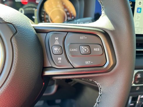 New 2025 Jeep Wrangler Unlimited Rubicon image 18