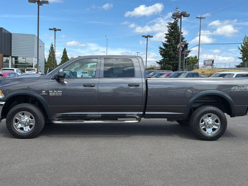 Used 2018 RAM 2500 Tradesman w/ Chrome Appearance Group AWD/4WD image 8