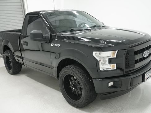 Used 2017 Ford F150 XL w/ Equipment Group 101A Mid RWD image 3