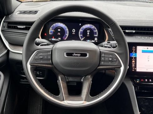 New 2026 Jeep Grand Cherokee L Limited w/ Limited Altitude Package AWD/4WD image 40