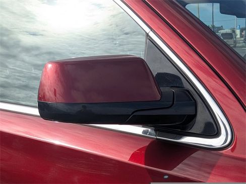 Used 2017 GMC Yukon SLT w/ Premium Edition image 12