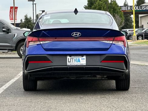 Used 2025 Hyundai Elantra Sport FWD image 8