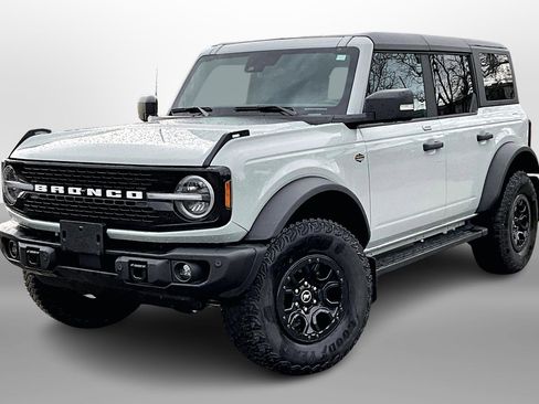 Used 2023 Ford Bronco Wildtrak image 11