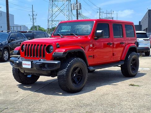 Used 2019 Jeep Wrangler Unlimited Sahara AWD/4WD image 24