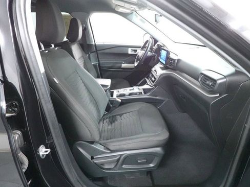 Used 2021 Ford Explorer XLT AWD/4WD image 29