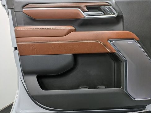 Used 2024 GMC Sierra 3500 Denali Ultimate image 8