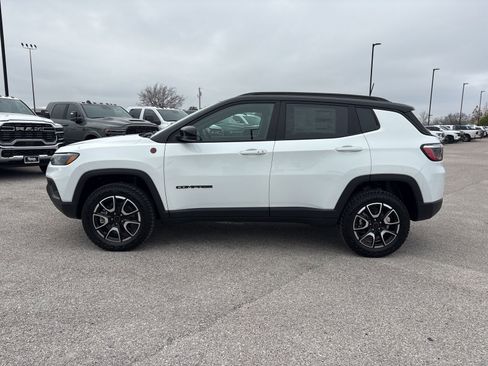 New 2026 Jeep Compass Trailhawk image 2