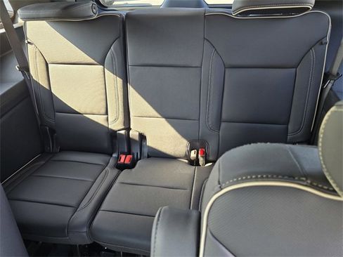 New 2026 GMC Yukon Elevation image 9