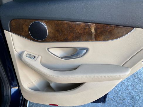 Used 2018 Mercedes-Benz C 300 Sedan image 37