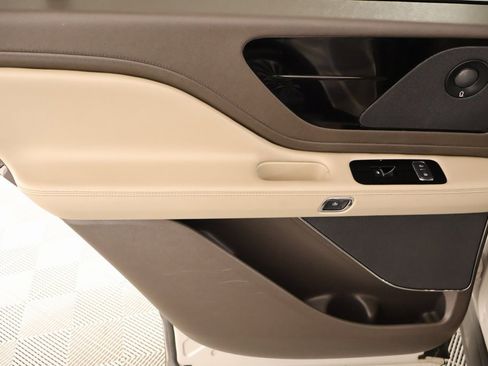 Certified 2024 Lincoln Aviator Reserve w/ Equipment Group 201A image 18