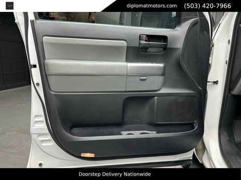 Used 2018 Toyota Sequoia TRD Sport image 37