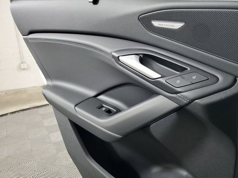 New 2025 Audi Q6 e-tron Premium Plus image 18