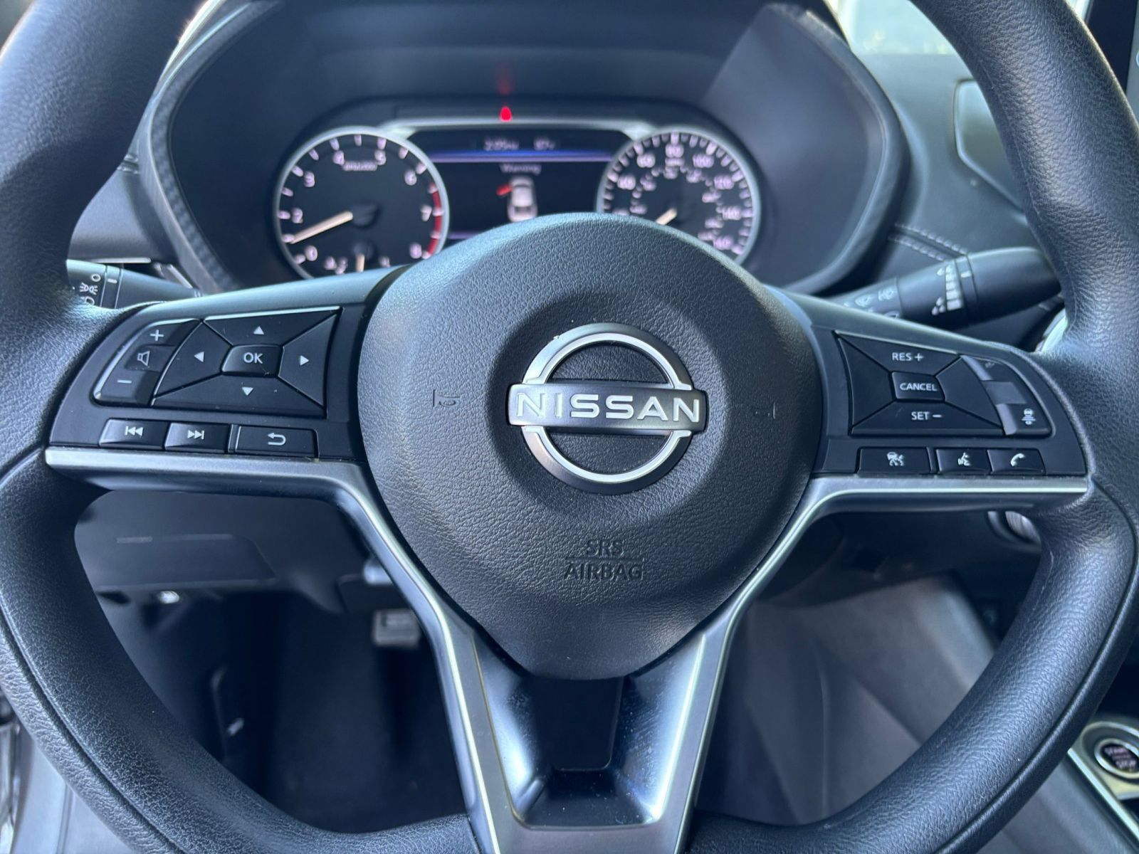 Used 2025 Nissan Sentra SV FWD image 25