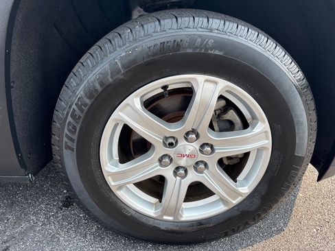 Used 2018 GMC Acadia SLE AWD/4WD image 9