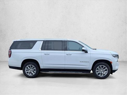 Used 2024 Chevrolet Suburban Premier AWD/4WD image 4