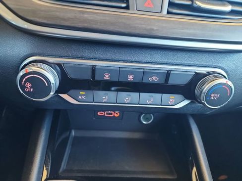 Used 2024 Nissan Altima 2.5 SV image 24