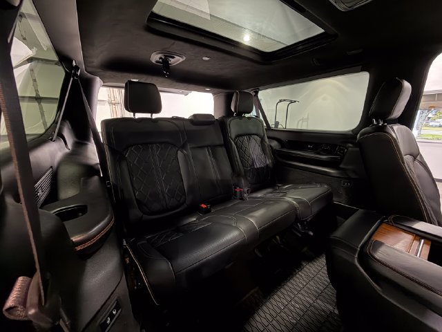 Used 2024 Jeep Grand Wagoneer L Series III AWD/4WD image 14