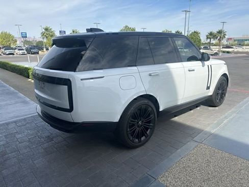 Used 2025 Land Rover Range Rover SE AWD/4WD image 5