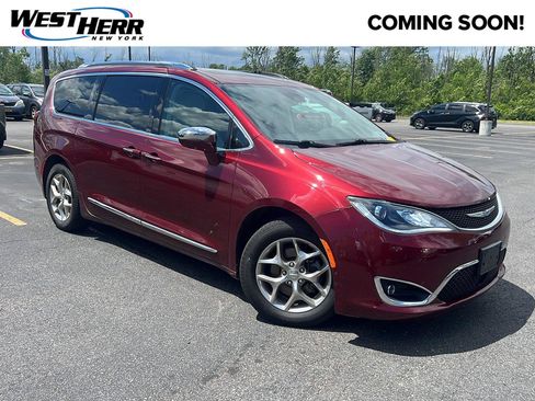 Used 2019 Chrysler Pacifica Limited w/ Advanced Safetytec Group FWD image 1