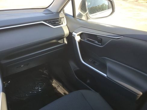 Used 2025 Toyota RAV4 LE image 18