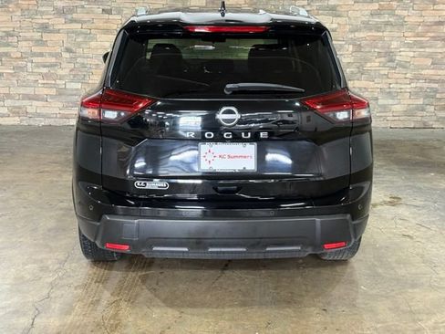 Certified 2025 Nissan Rogue SV w/ SV Premium Package FWD image 7
