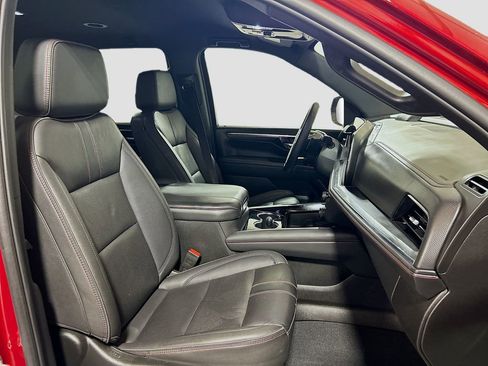 Used 2025 Chevrolet Tahoe RST w/ Comfort Package RWD image 27