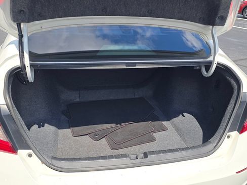 Used 2018 Honda Accord LX image 14