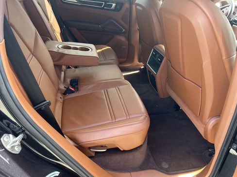 Used 2019 Porsche Cayenne AWD/4WD image 44