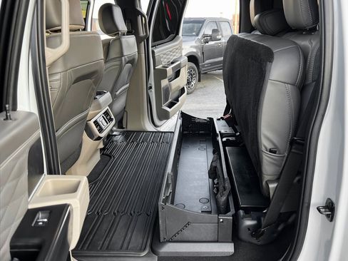 Used 2025 Ford F450 Platinum w/ Platinum Plus Package image 22