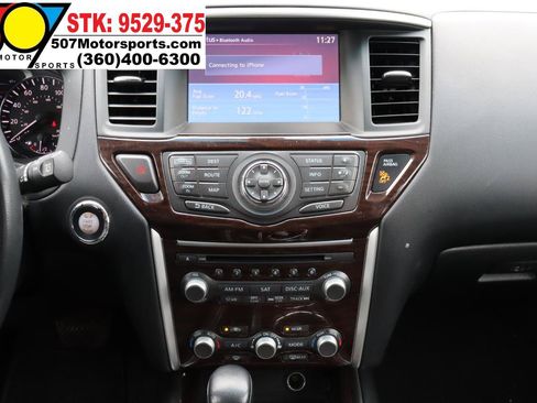 Used 2014 Nissan Pathfinder Platinum FWD image 19