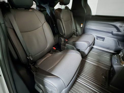 Certified 2025 Toyota Sienna Platinum AWD/4WD image 24