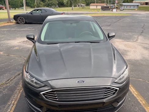 Certified 2017 Ford Fusion SE w/ Fusion SE Technology Package FWD image 1