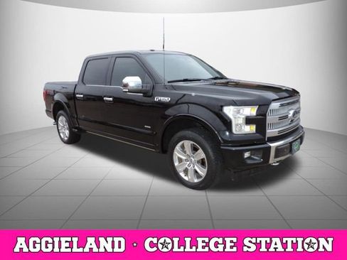 Used 2017 Ford F150 Platinum w/ Equipment Group 701A Luxury image 3