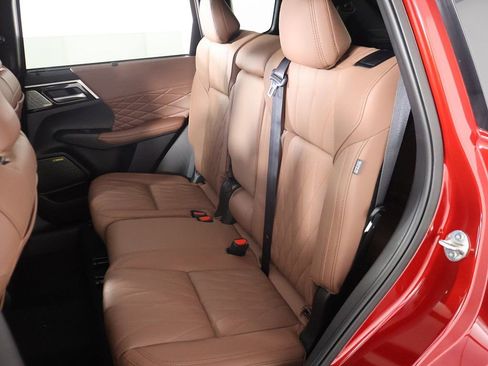 New 2025 Mitsubishi Outlander SEL image 38