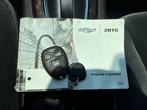 Used 2015 Chevrolet Impala LT w/ LT Sunroof Package FWD image 24