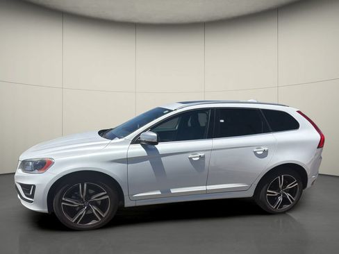 Used 2017 Volvo XC60 T6 R-Design w/ Climate Package AWD/4WD image 4