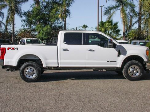 Used 2017 Ford F250 XLT w/ XLT Premium Package image 11