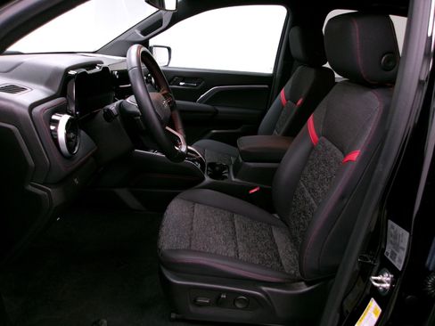 Certified 2023 Chevrolet Colorado Z71 w/ Z71 Convenience Package 2 image 9