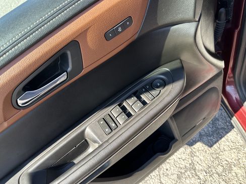 Used 2017 Chevrolet Traverse Premier image 17