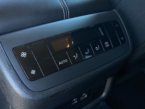 Used 2025 Nissan Pathfinder SV AWD/4WD image 12
