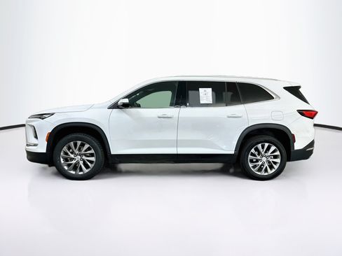 Used 2025 Buick Enclave Preferred AWD/4WD image 4