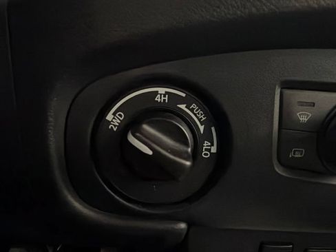 Certified 2022 Nissan Frontier SV AWD/4WD image 28