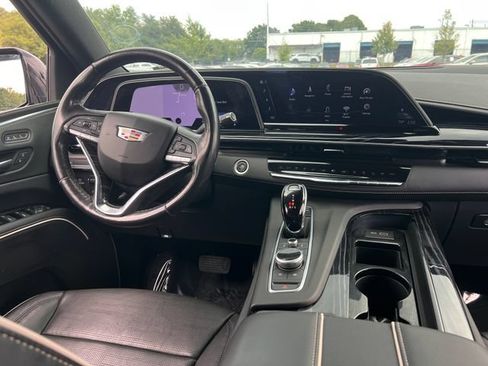 Used 2022 Cadillac Escalade ESV Sport RWD image 17