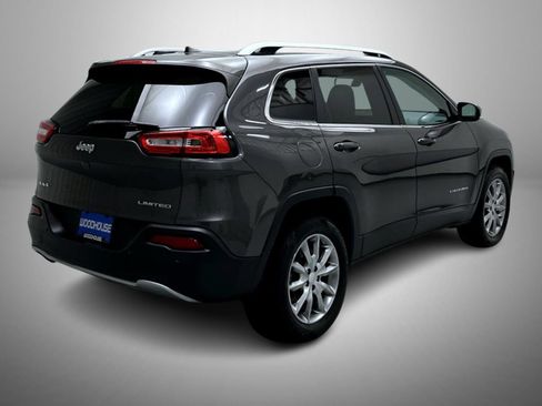 Used 2018 Jeep Cherokee Limited AWD/4WD image 5