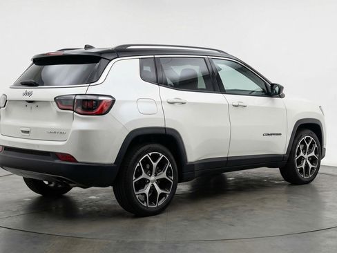 Used 2025 Jeep Compass Limited AWD/4WD image 9