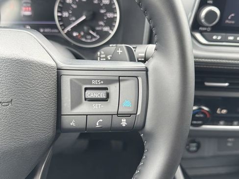 Certified 2025 Nissan Rogue SV image 12