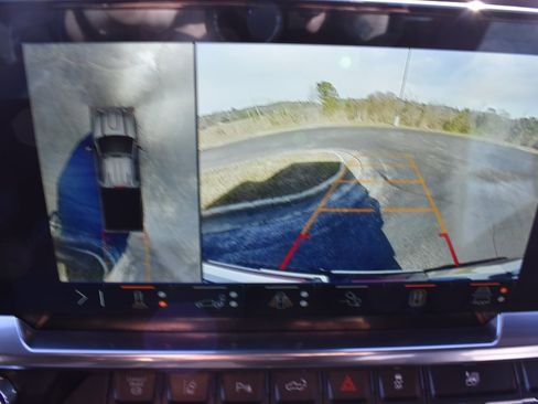 Used 2025 GMC Sierra 2500 SLT w/ SLT Premium Package image 16